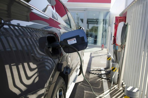 ¿Qué ejercicios de movilidad pueden mejorar la técnica en el esquí alpino?